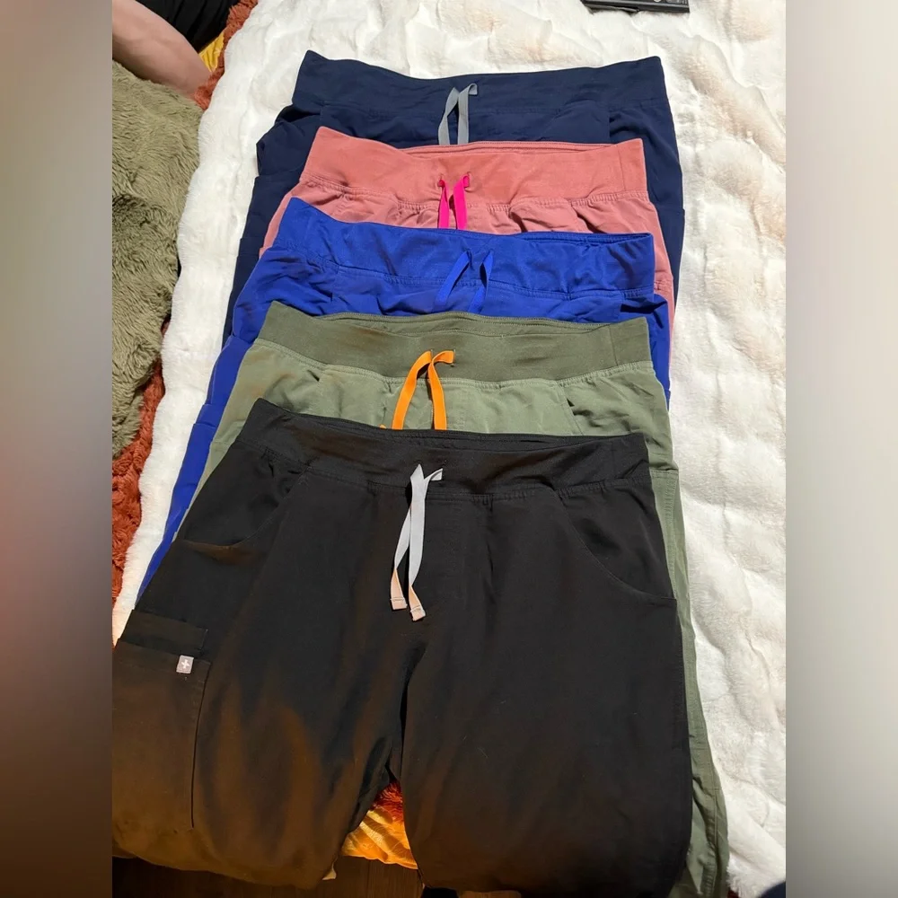 Figs Petite Kade Cargo Pants bundle